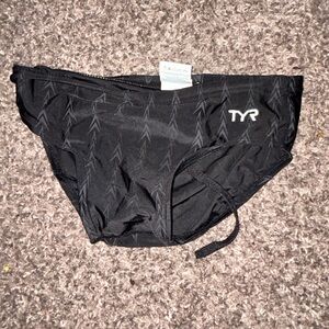 Tyr Fusion 2 race Brief 28